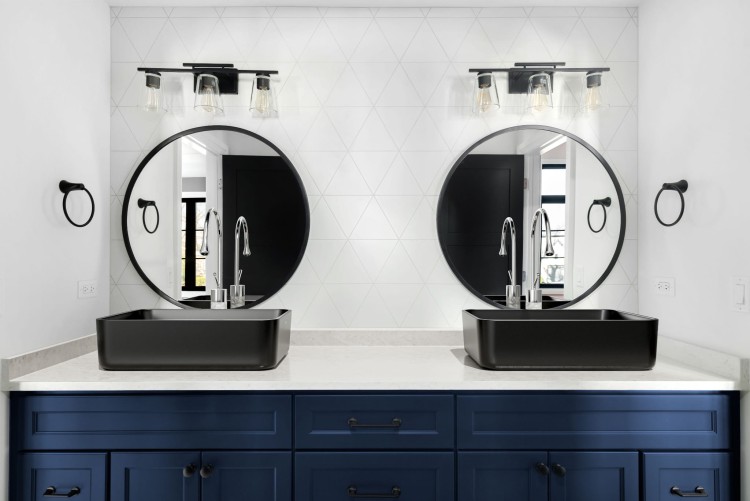 BU-33-W02-V-aranzacje-bateria-umywalkowa-wysoka-gabro-bialy-chrom.jpg&x=1920&y=1080&a=true