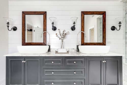 BU-33-W08-V-aranzacje-bateria-umywalkowa-gabro-czarny-chrom.jpg&x=1920&y=1080&a=true