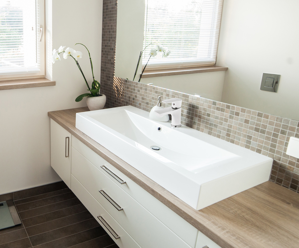 BU-19-002-aranzacje-bateria-umywalkowa-dokos-bialy-chrom-4.png&x=1920&y=1080&a=true