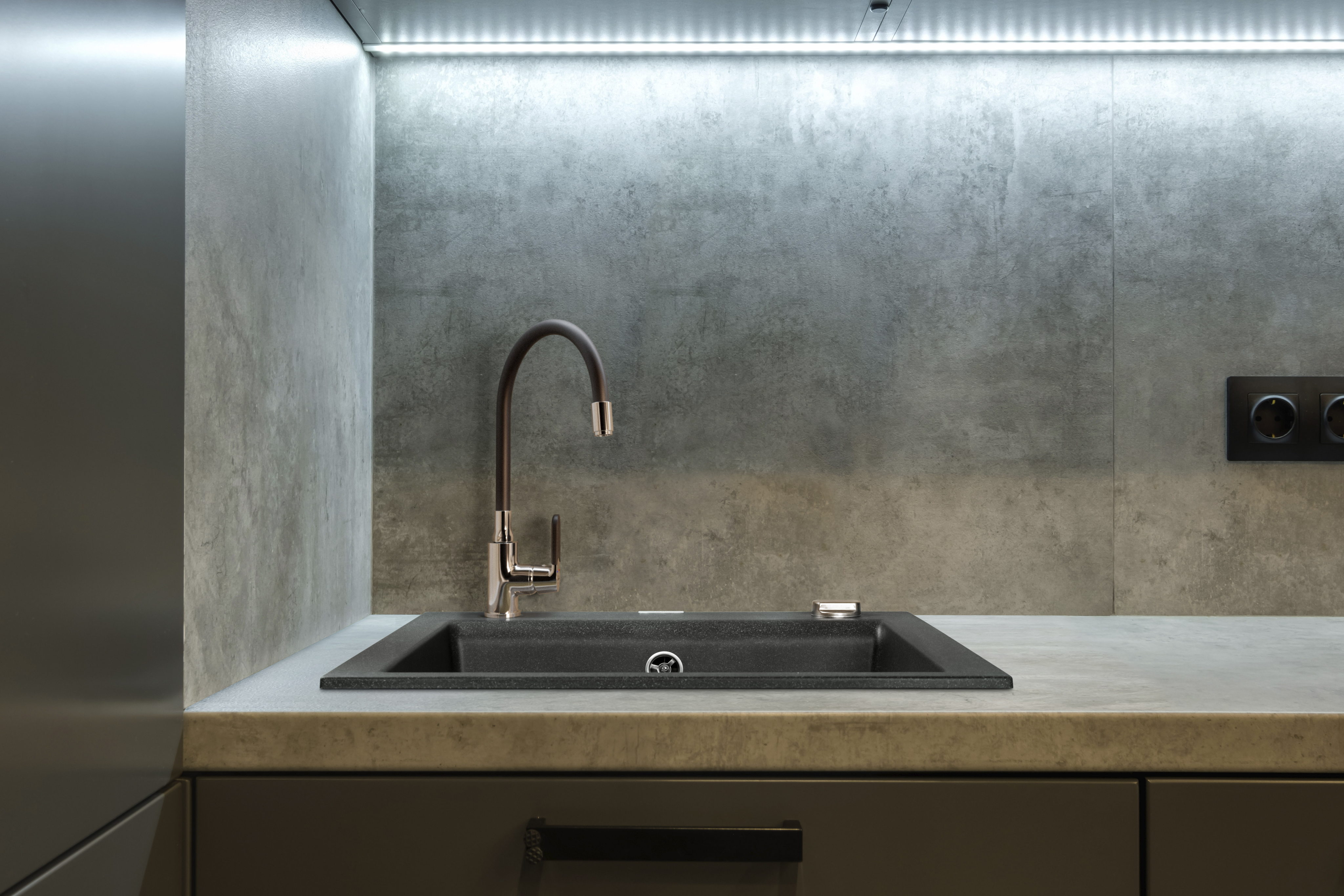 AZ-01-041-aranzacje-zlewozmywak-granitowy-tesalia-chrom.png&x=1920&y=1080&a=true