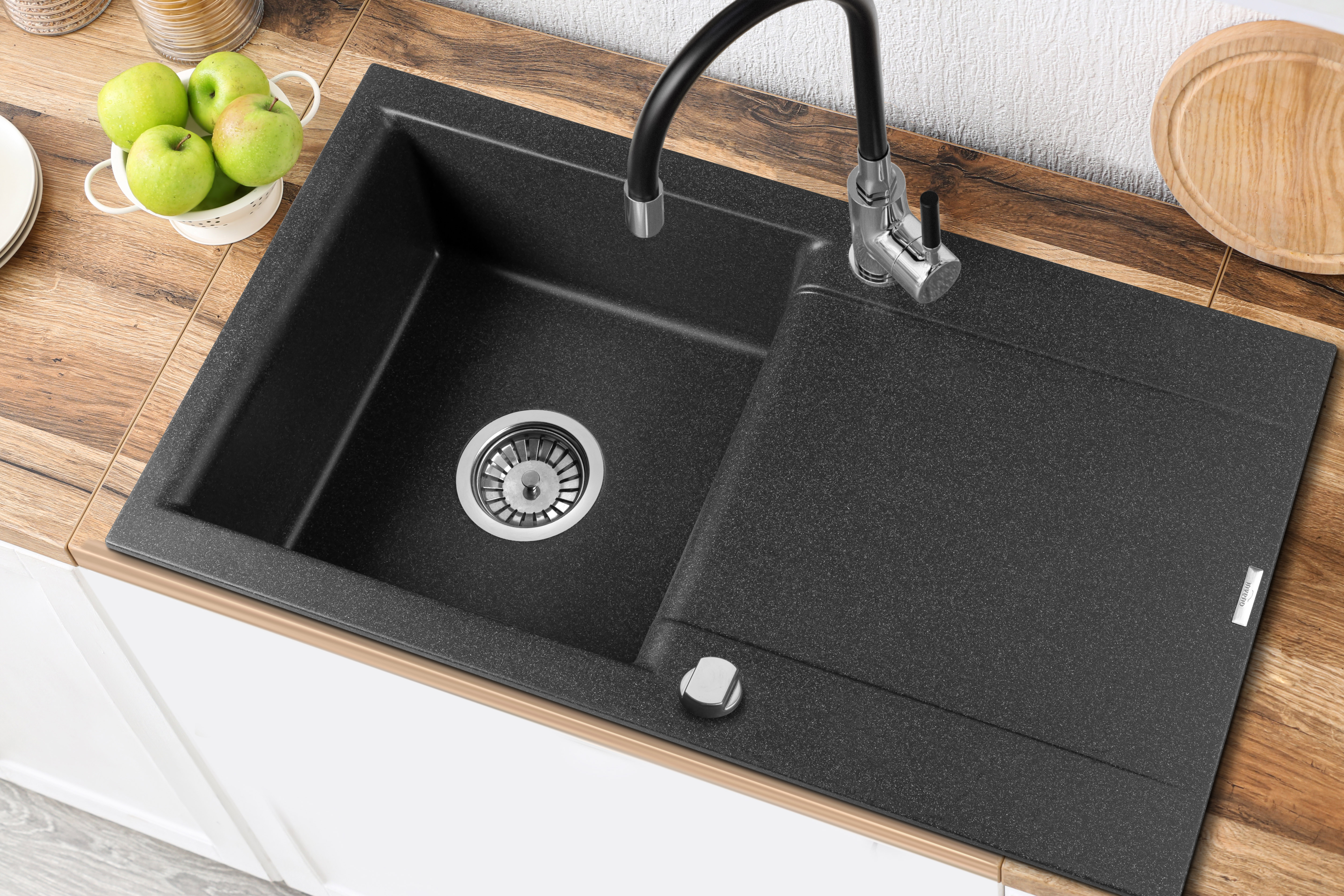 AZ-01-043-aranzacje-zlewozmywak-granitowy-tesalia-chrom.png&x=1920&y=1080&a=true